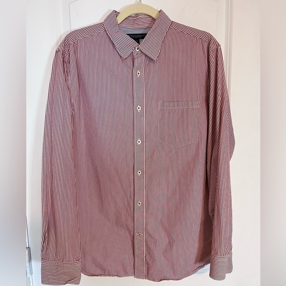 Banana Republic Soft Wash Red and White Striped Casual Button Up - Picture 1 of 3